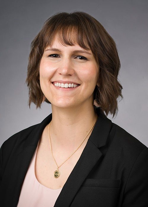 Lorraine's headshot