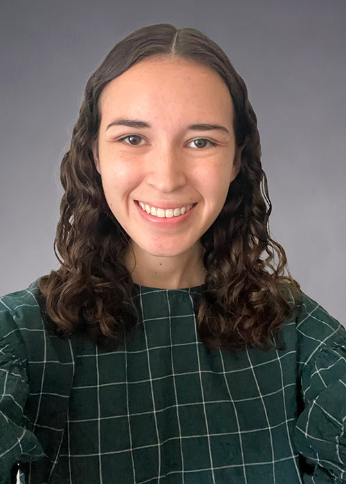 Emily's headshot